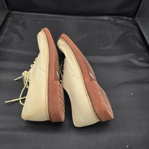 Fossil Cream and Brown Oxfords with Classic‎ Design